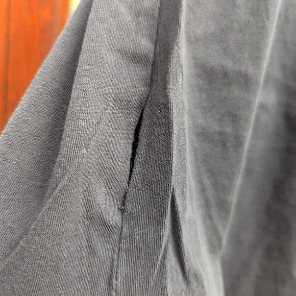 3/4 length sleeve workout top - Picture 3 of 3